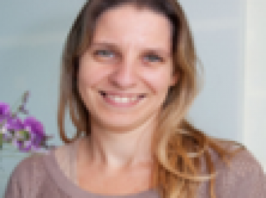 Dr  Ana Reis