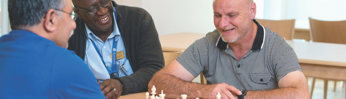 Recruitment males playing chess 1200x345 v2