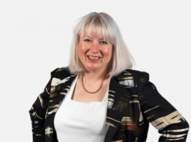 Dr  Elizabeth Beber