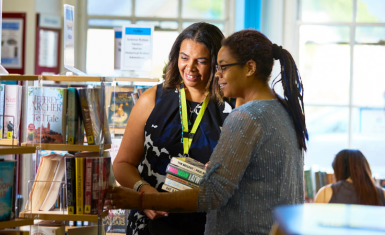 volunteering library assistant 900x450